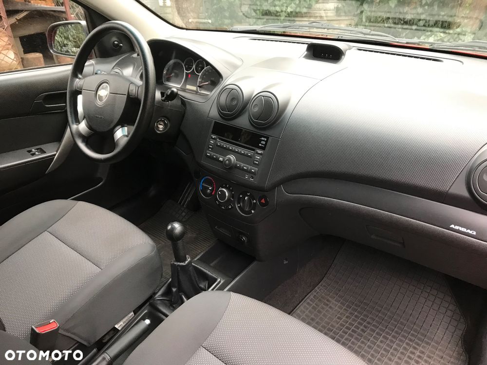 Chevrolet Aveo 1.2 16V Base - 10