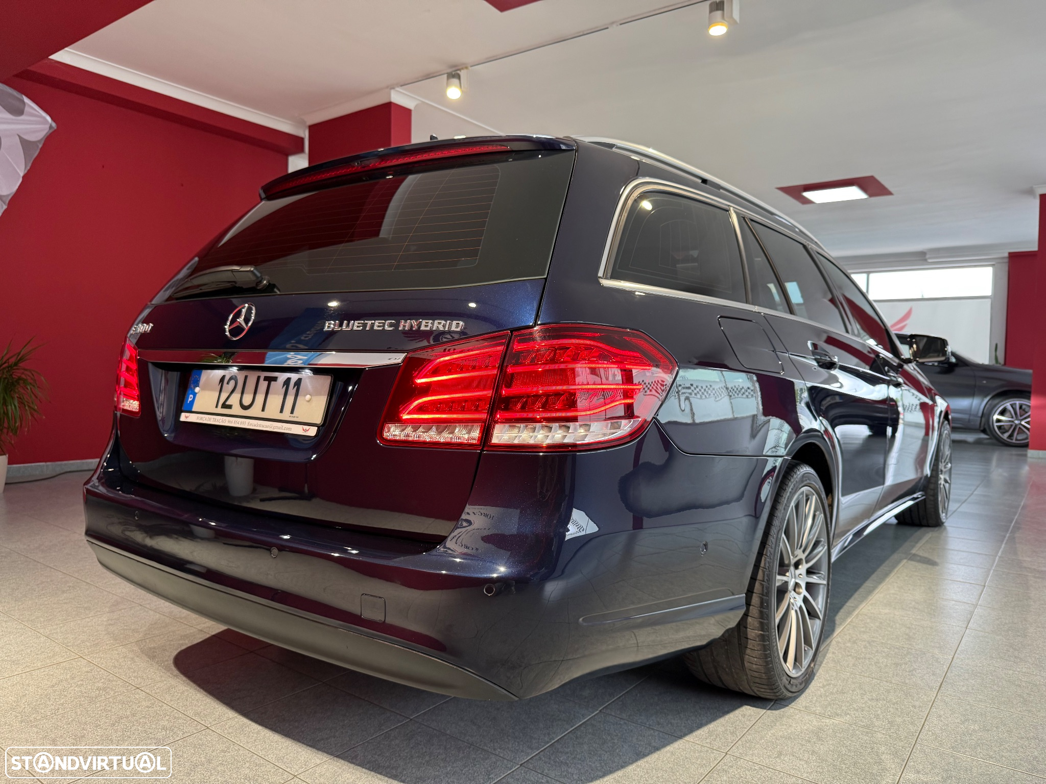 Mercedes-Benz E 300 Bluetec Hybrid Avantgarde - 6