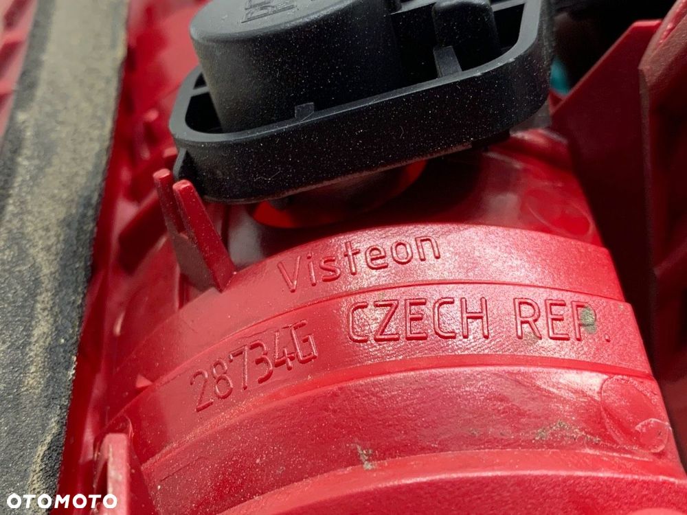 LAMPA TYŁ LEWA WEWNĘTRZNA  CITROEN C5 III (RD_) 2008 - 2022 2.0 HDi 140 103 kW [140 KM] olej - 3