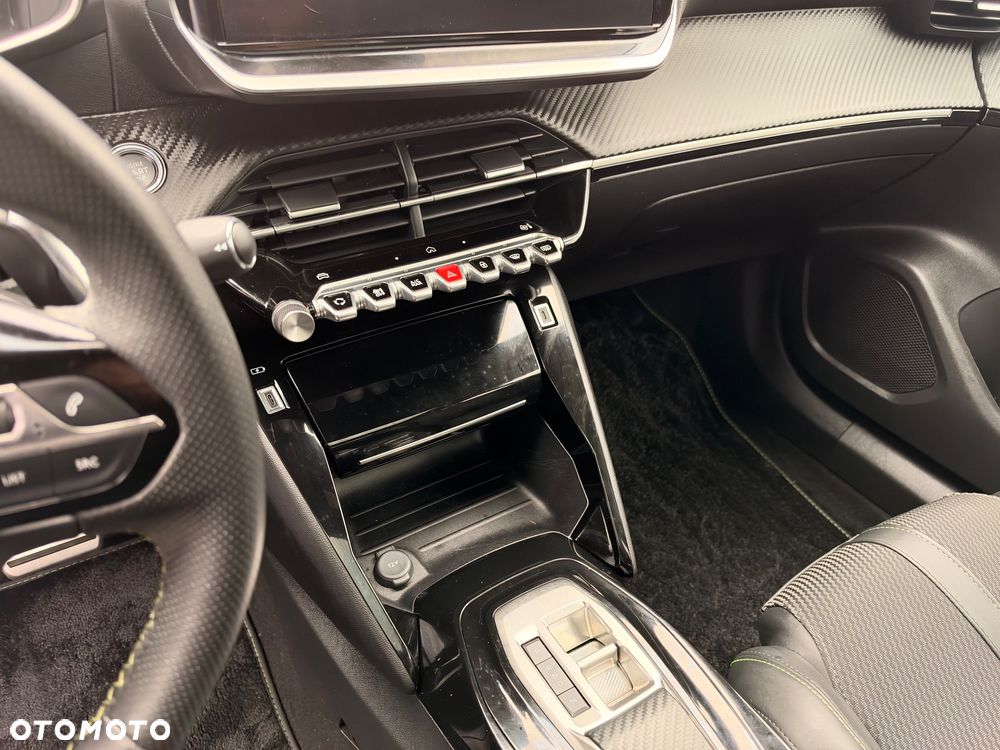 Peugeot 2008 PureTech mHEV GT Exclusive e-DCS6 - 11