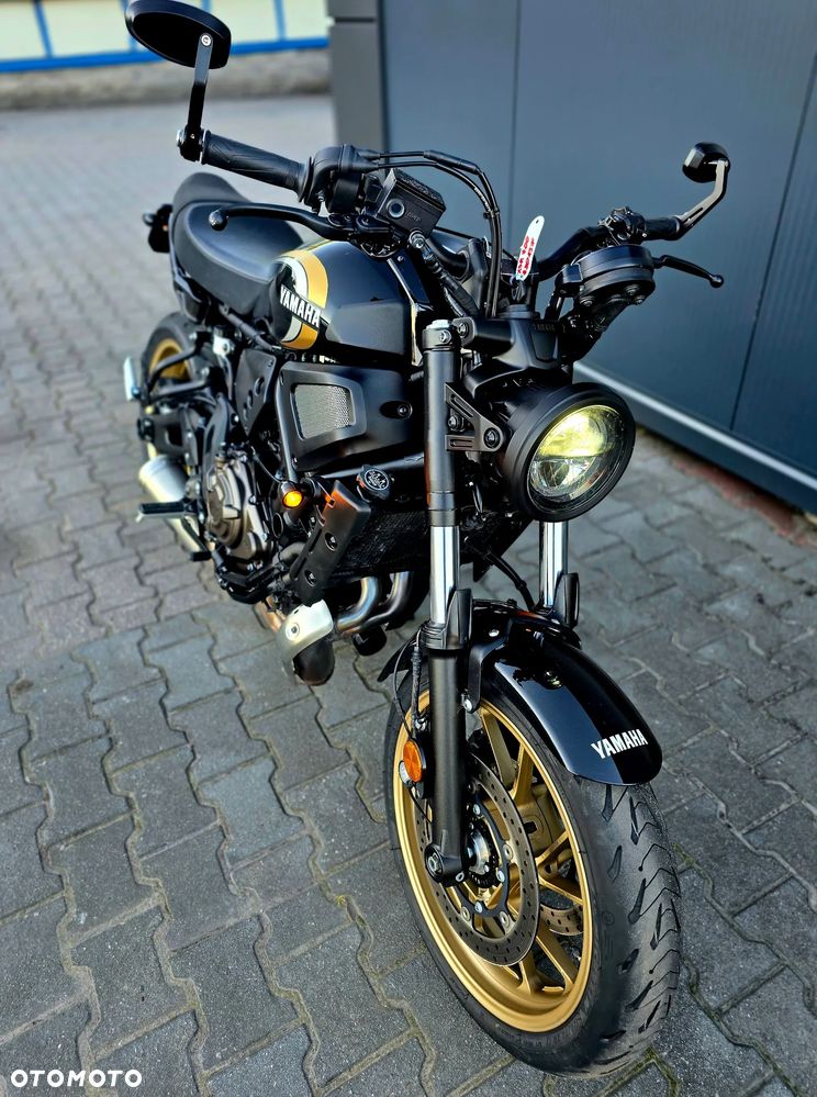 Yamaha XSR - 16