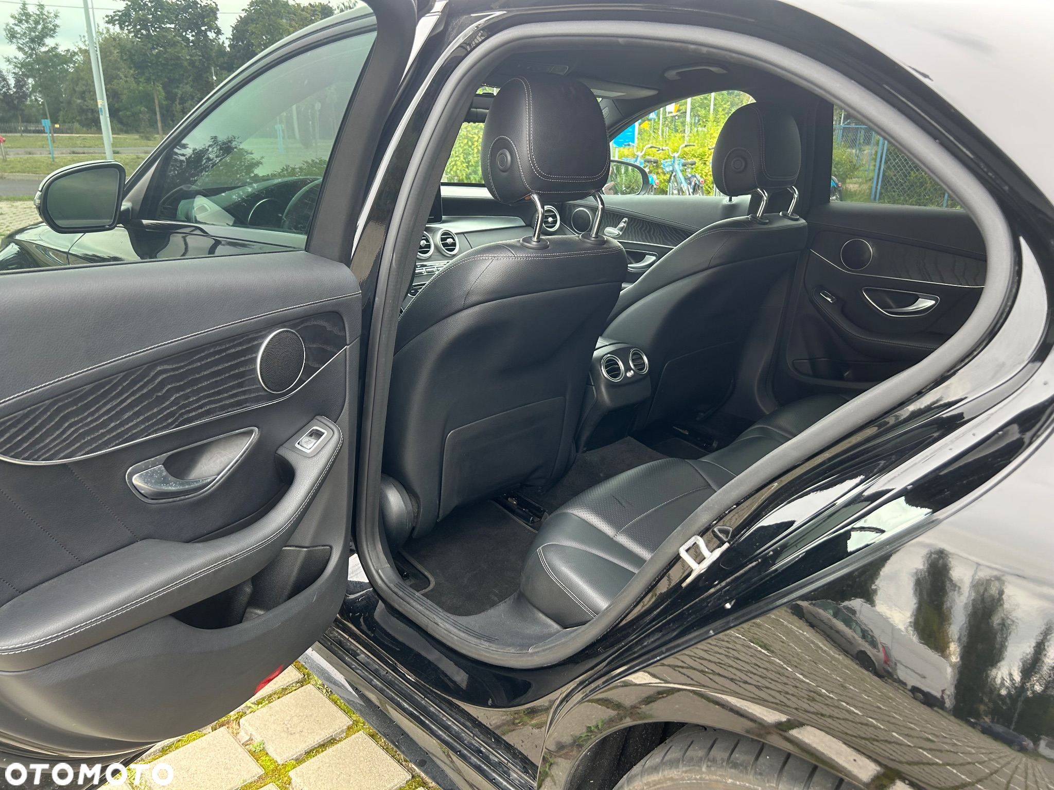 Mercedes-Benz Klasa C 300 9G-TRONIC AMG Line - 24