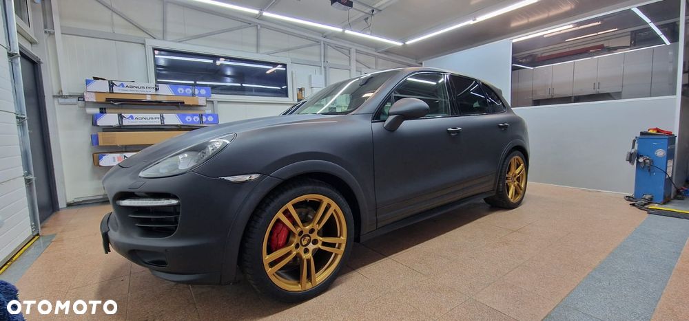 Porsche Cayenne GTS - 2