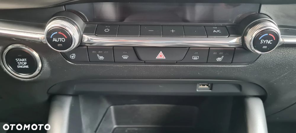Mazda 3 e-SKYACTIV-G 122 M HYBRID HOMURA - 26