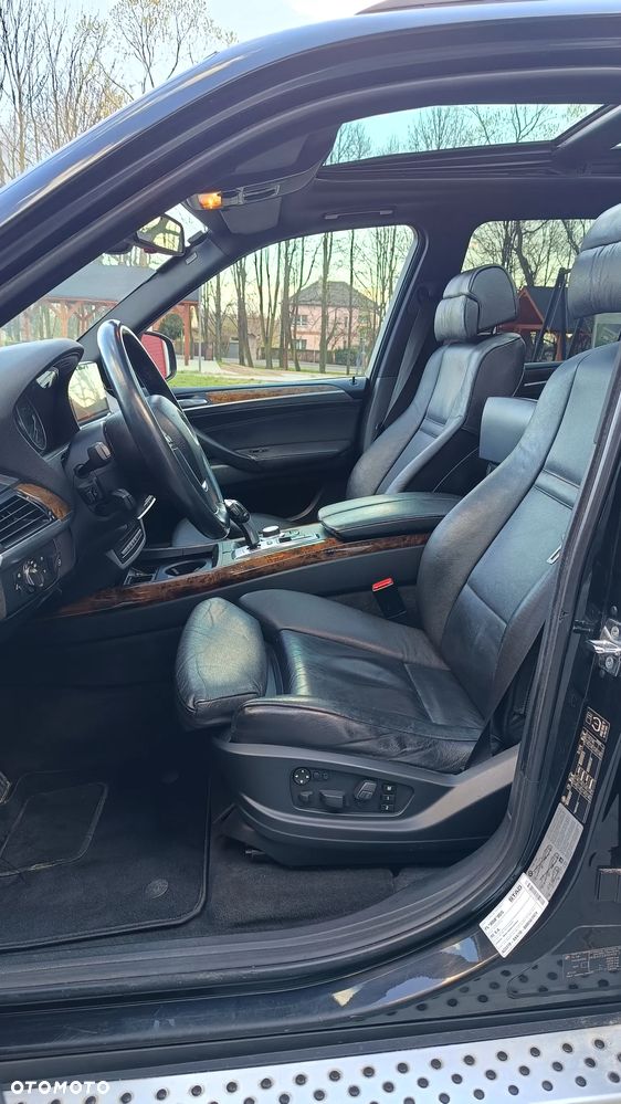 BMW X5 xDrive48i - 12