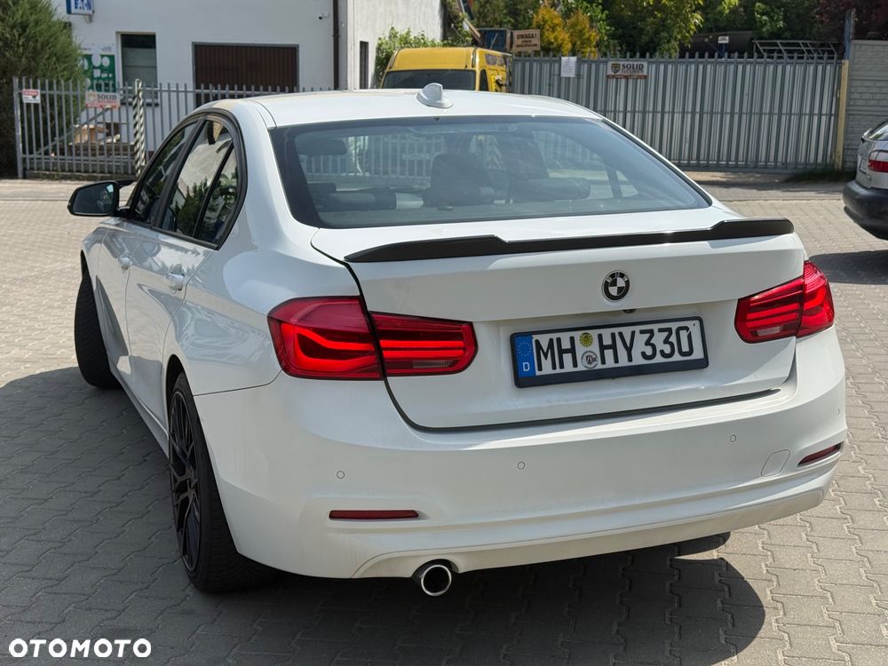 BMW Seria 3 318d Sport Line - 6