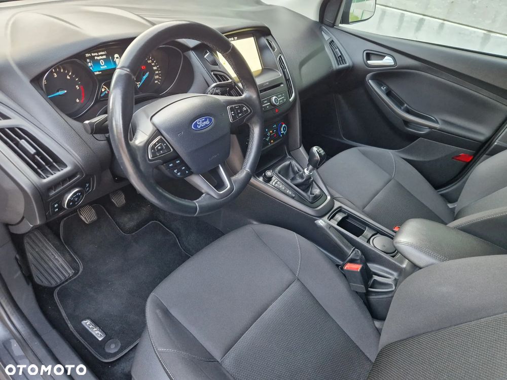 Ford Focus - 19