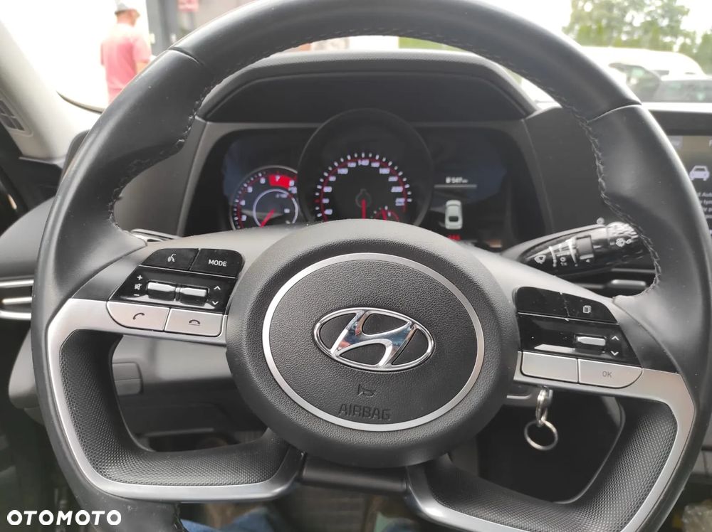 Hyundai Elantra - 11