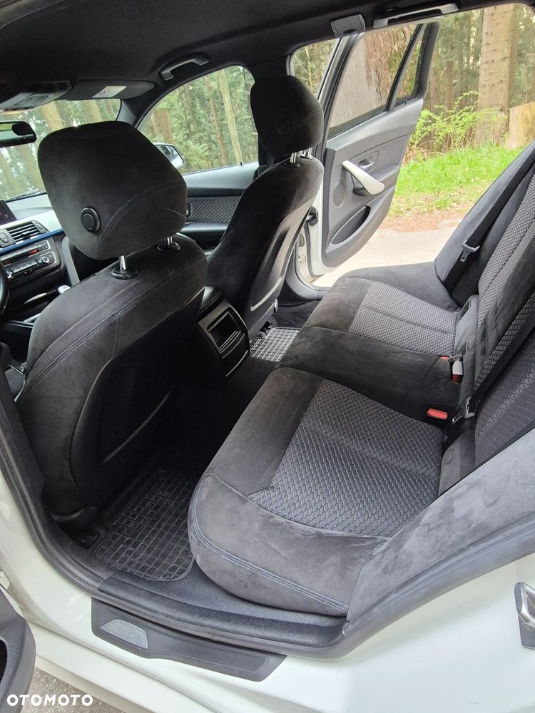 BMW Seria 3 325d M Sport - 16