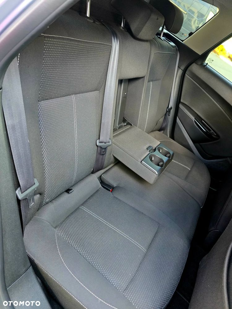 Opel Astra 2.0 CDTI Exklusiv - 36