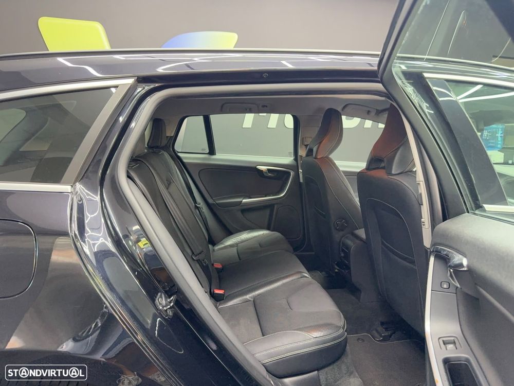 Volvo V60 2.0 D2 R-Design Momentum - 25