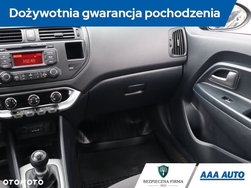 Kia Rio - 10