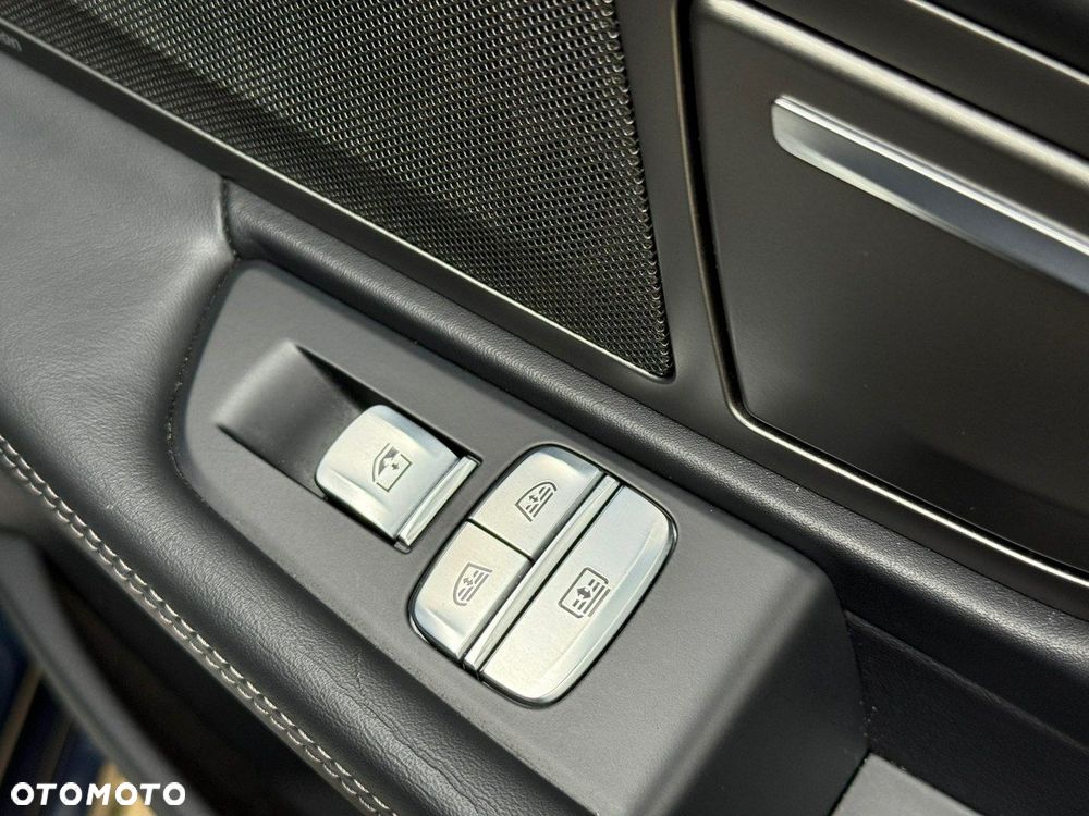 BMW Seria 7 750i xDrive sport - 26