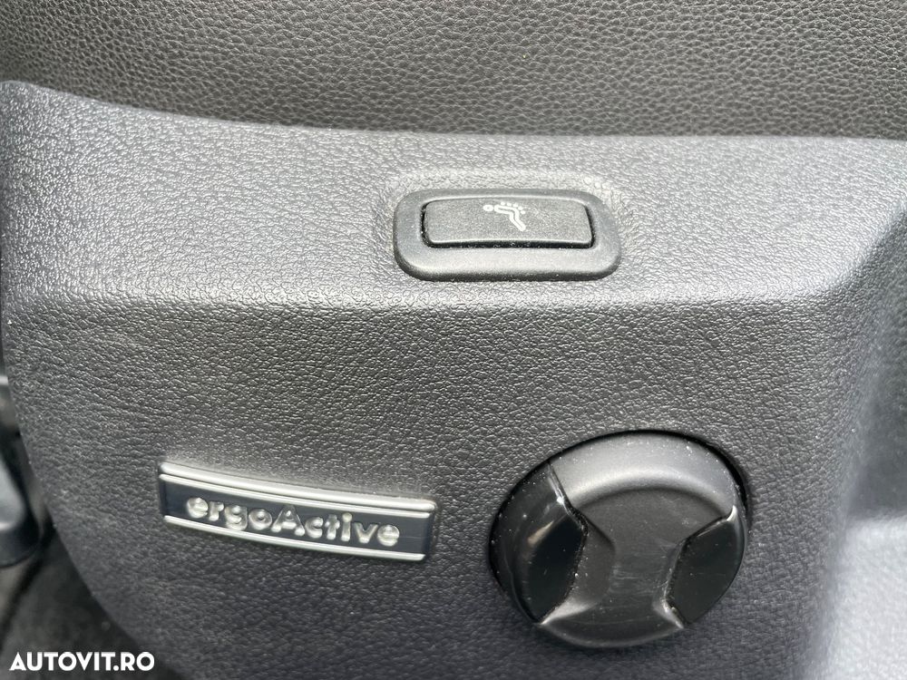 Volkswagen Golf - 22