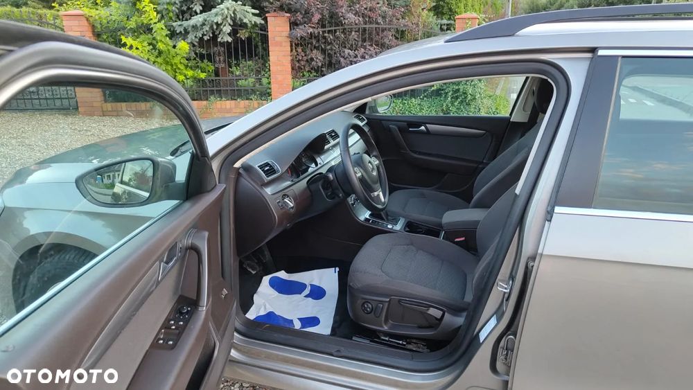 Volkswagen Passat 2.0 TDI Comfortline - 12