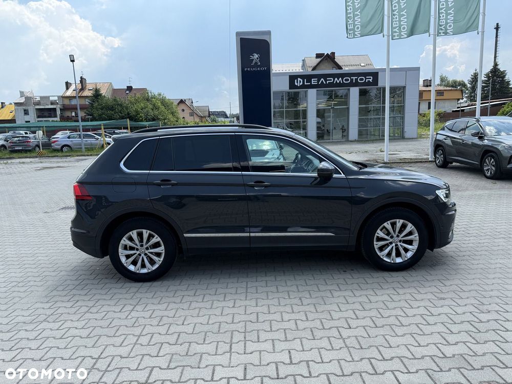 Volkswagen Tiguan - 4
