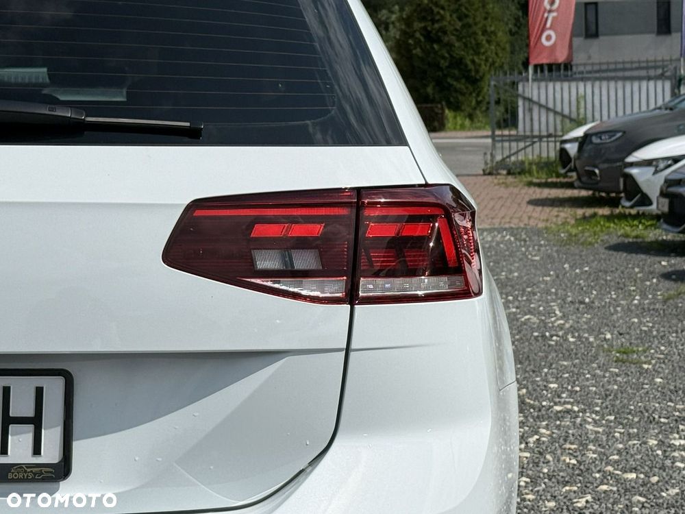 Volkswagen Passat - 8