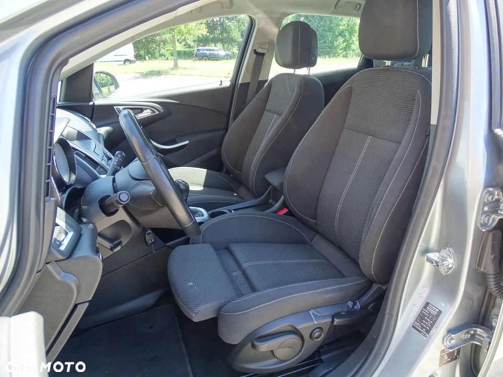 Opel Astra 1.6 Turbo Cosmo - 20