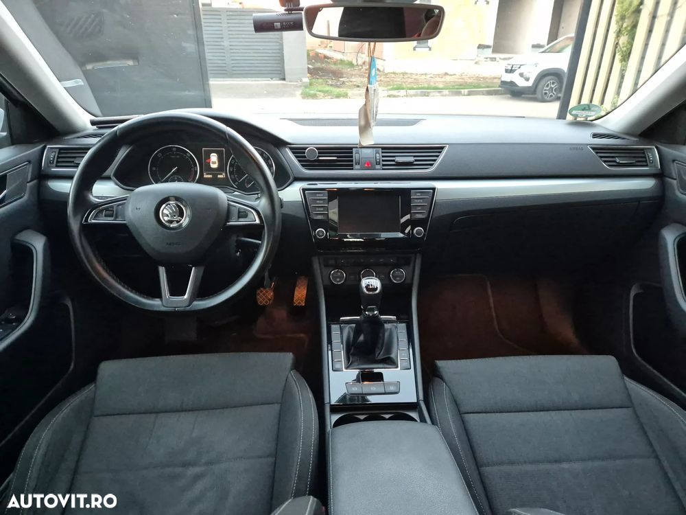 Skoda Superb 2.0 TDI Ambition - 11