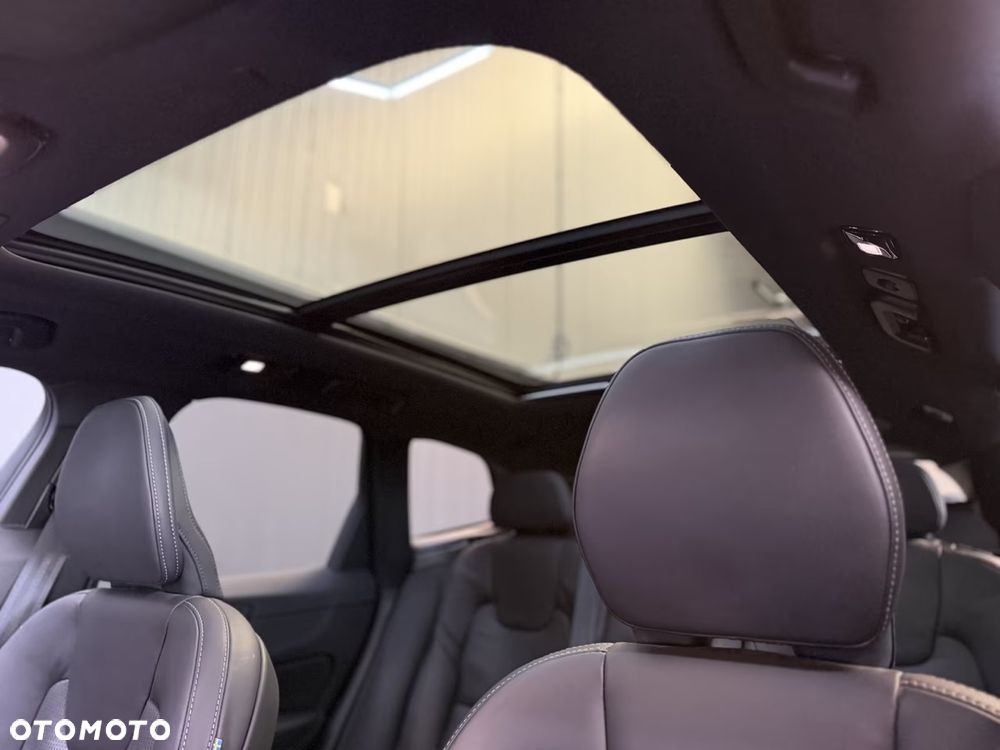 Volvo XC 60 B4 D AWD Ultimate Dark - 12