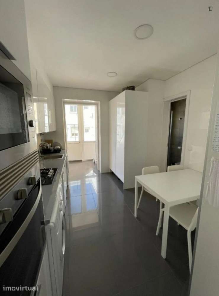 Quarto - localizado em Alameda Lisbon - Grande imagem: 3/5
