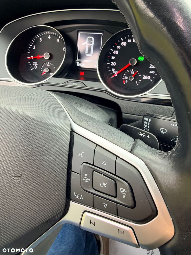 Volkswagen Passat 1.5 TSI EVO Business DSG - 25