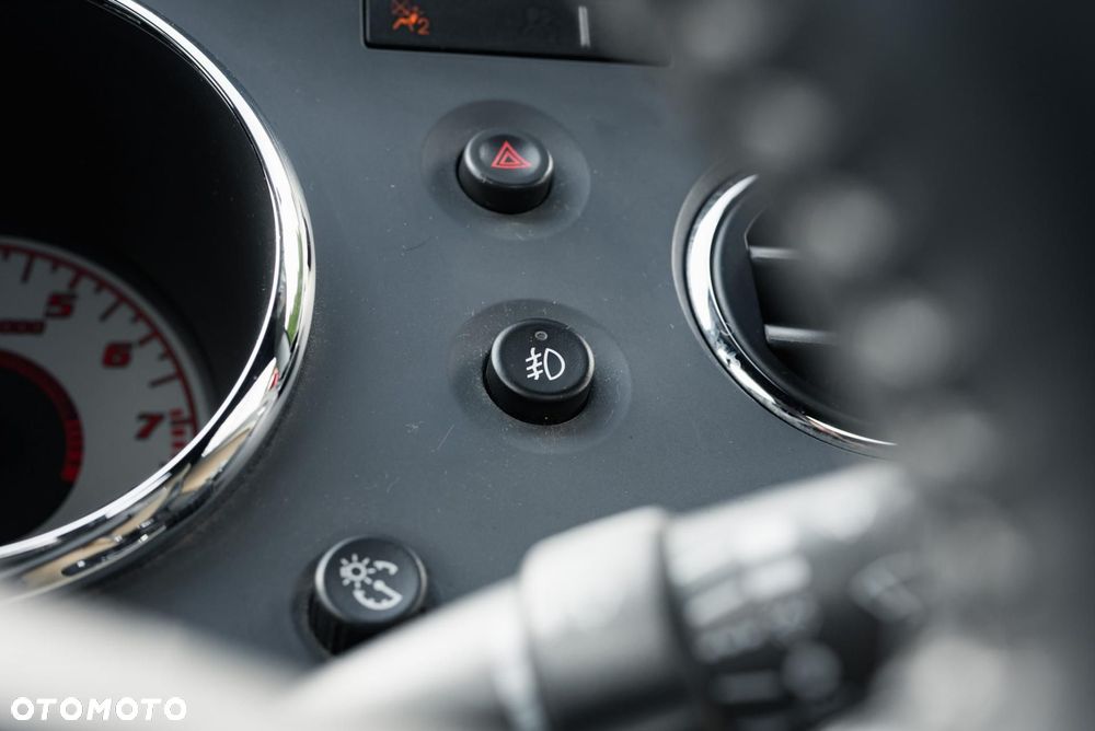 Pontiac Solstice - 25