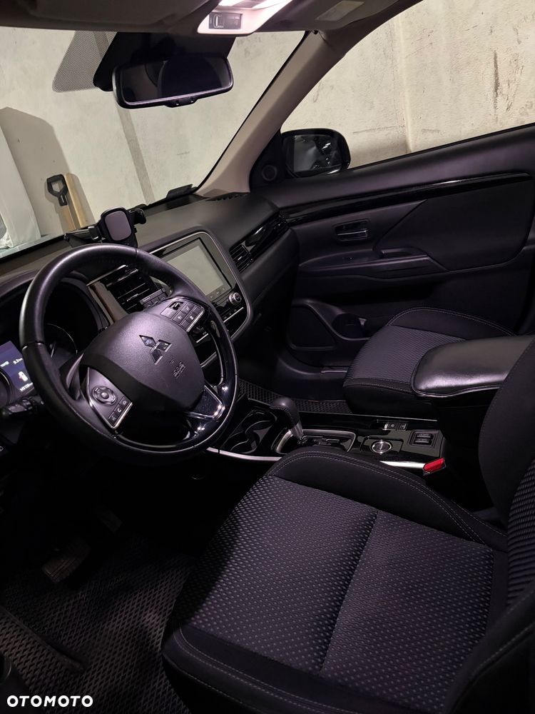 Mitsubishi Outlander 2.0 Instyle SDA 4WD CVT - 5