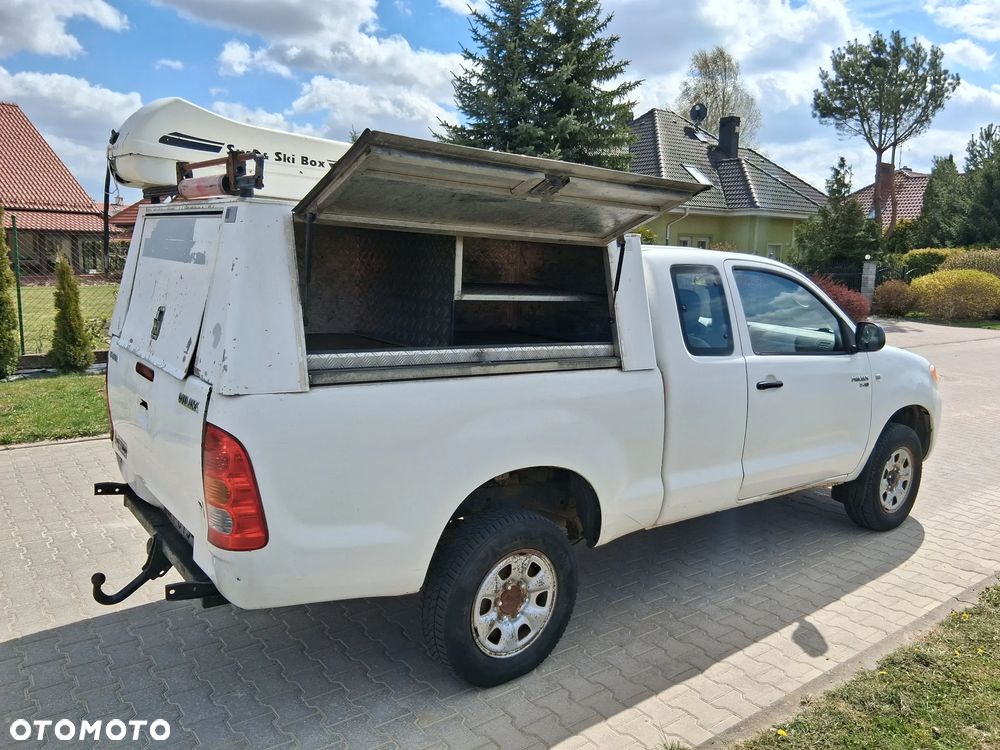 Toyota Hilux 2.5 D-4D DLX - 12