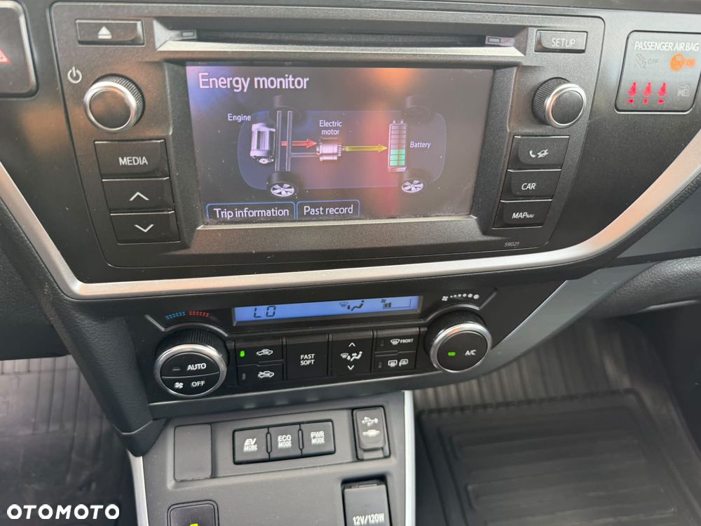 Toyota Auris 1.8 HSD Luna - 25
