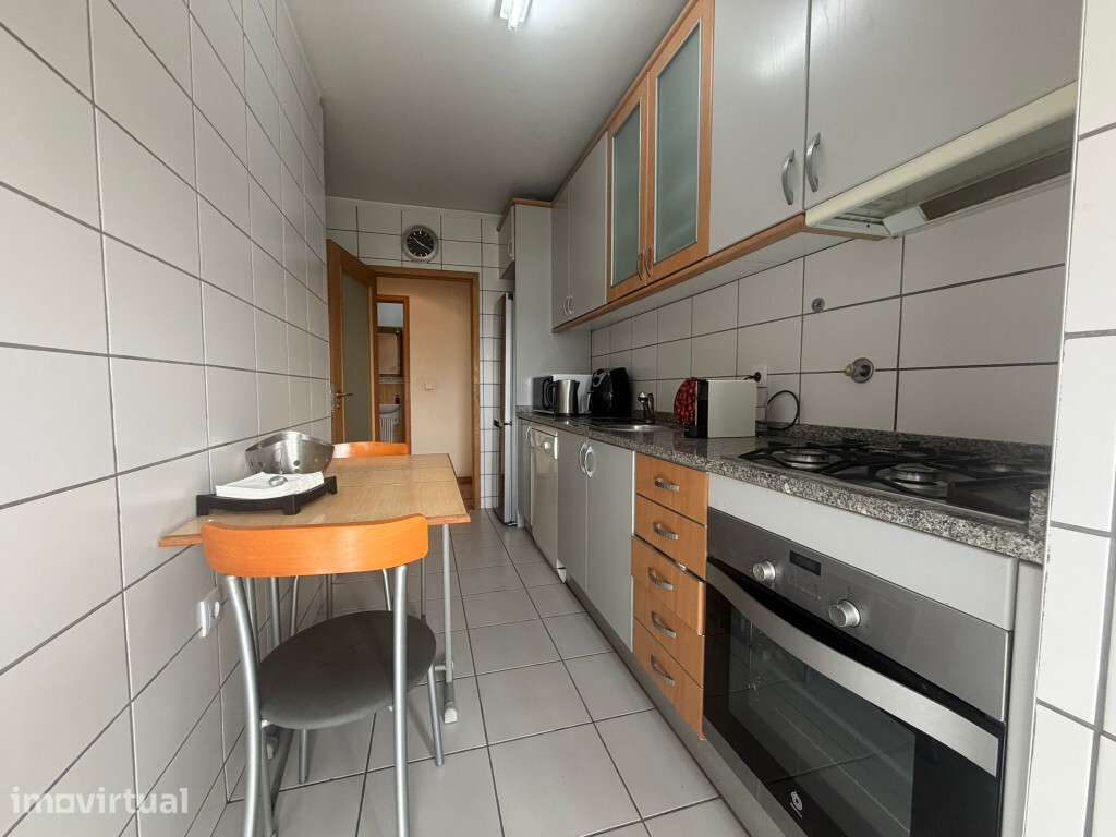 Apartamento T2 com lugar de garagem em zona de Matosinhos - Grande imagem: 4/18