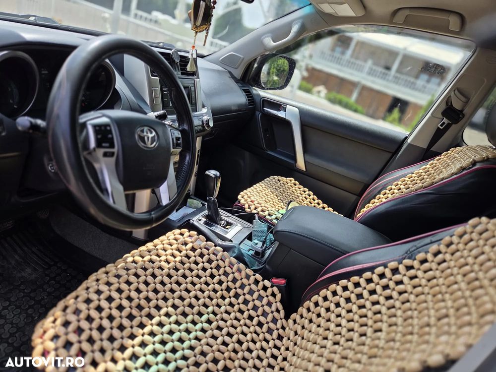Toyota Land Cruiser - 5