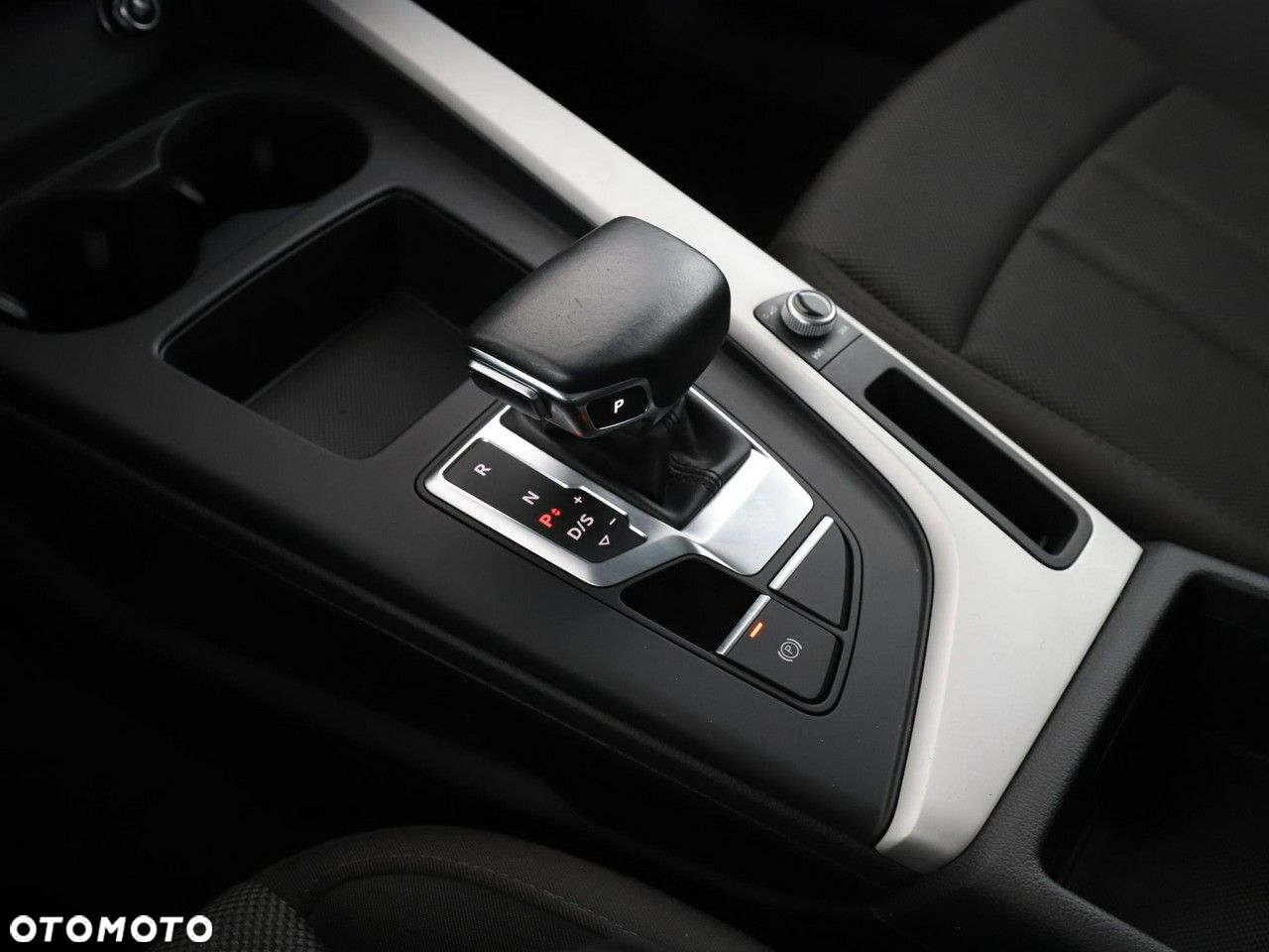 Audi A4 Avant 30 TDI S tronic advanced - 30