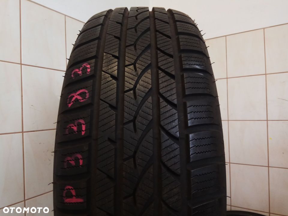 R18 265/60 110V Falken Eurowinter HS439 9,0mm - 1