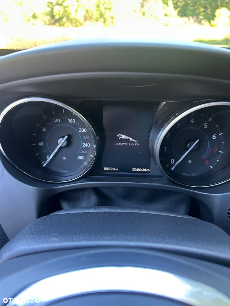 Jaguar F-Pace 25t AWD Prestige - 15