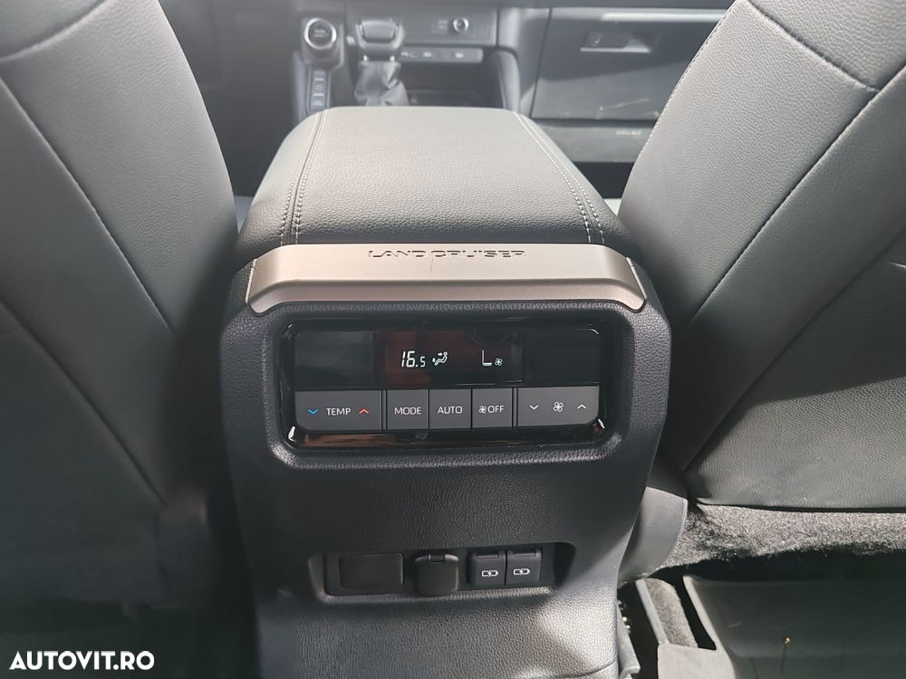 Toyota Land Cruiser 2.8l D-4D 204 CP A/T 7 locuri Executive - 19