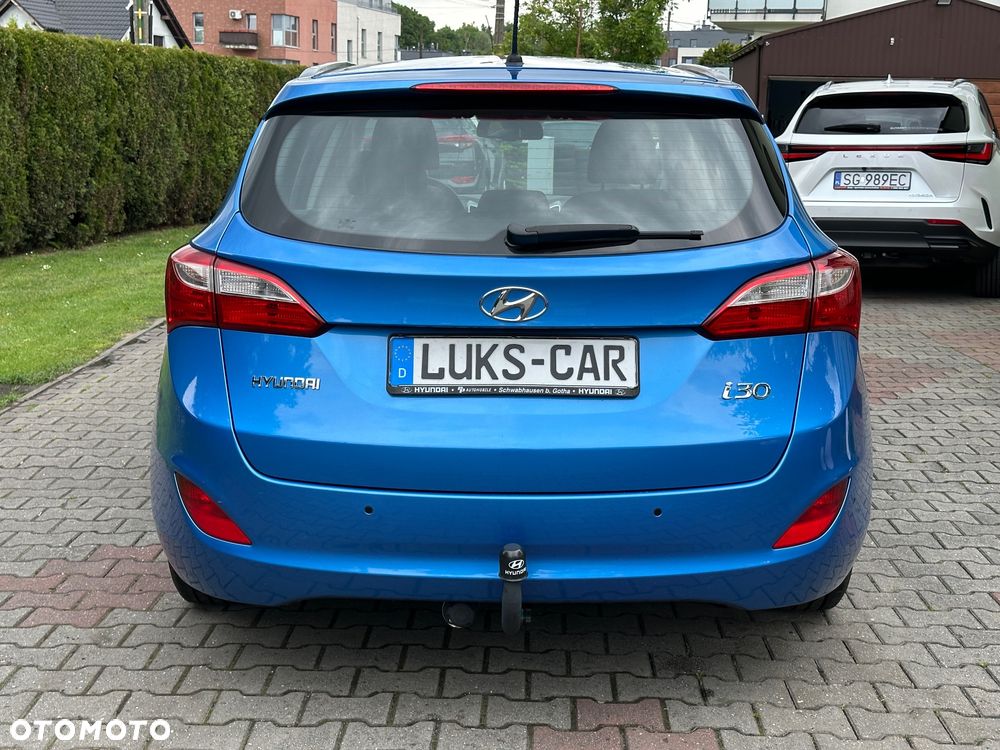 Hyundai i30 Kombi 1.6 GDi DCT Premium - 4