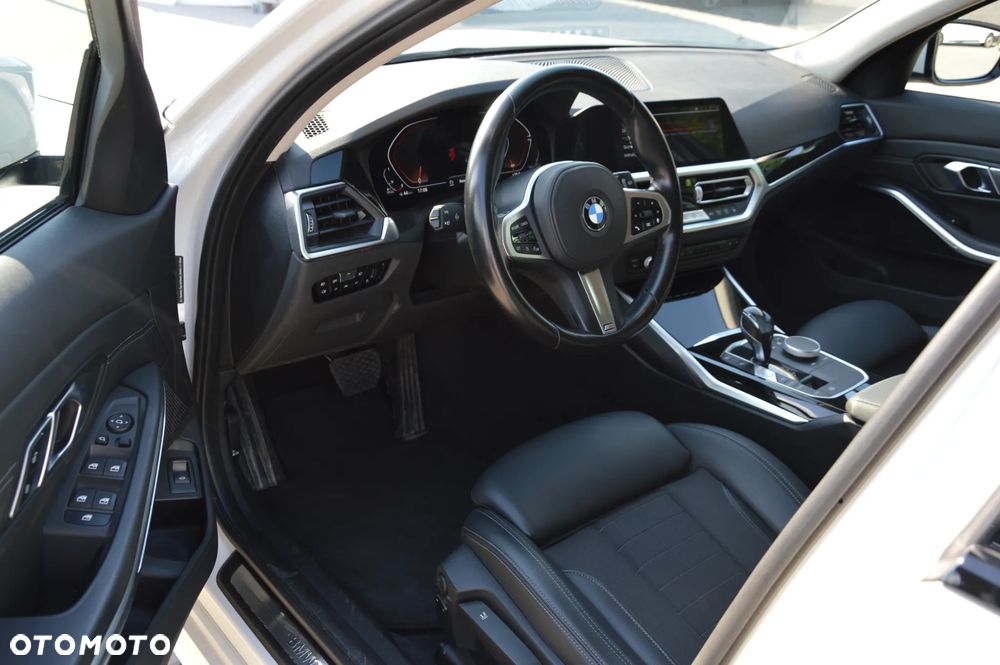 BMW Seria 3 318d MHEV M Sport - 15