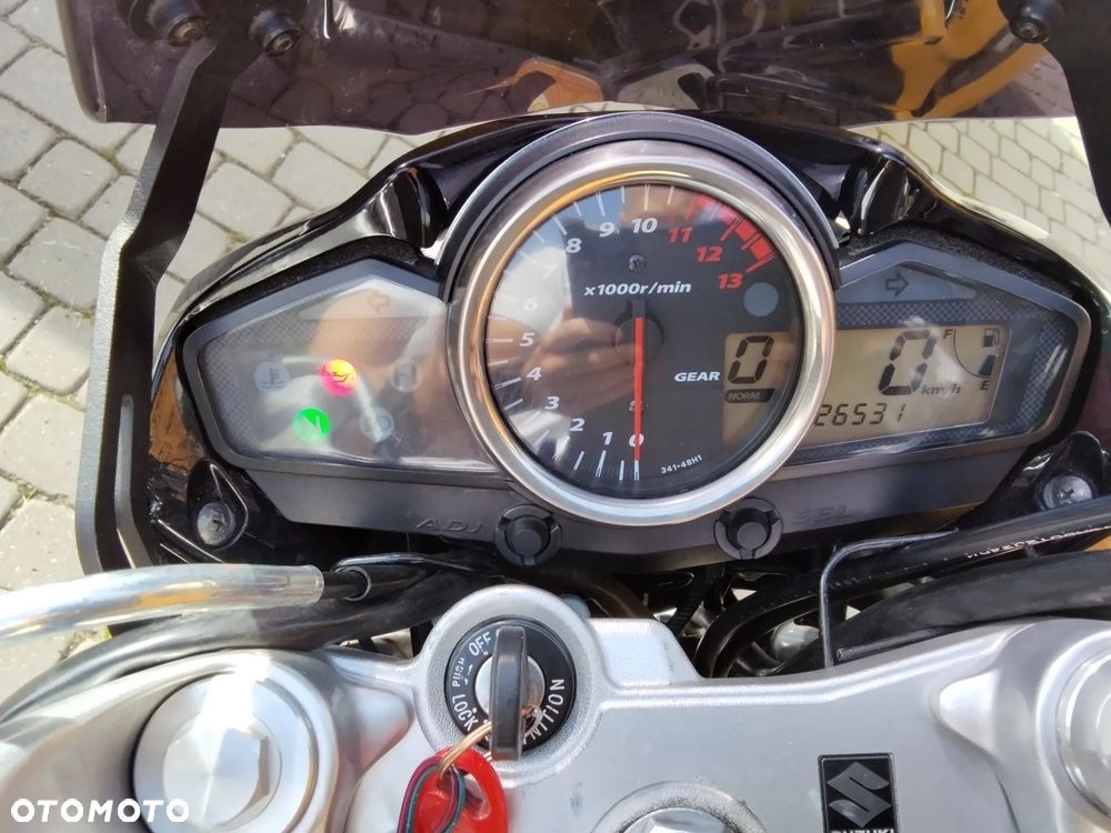 Suzuki GW 250 - 3