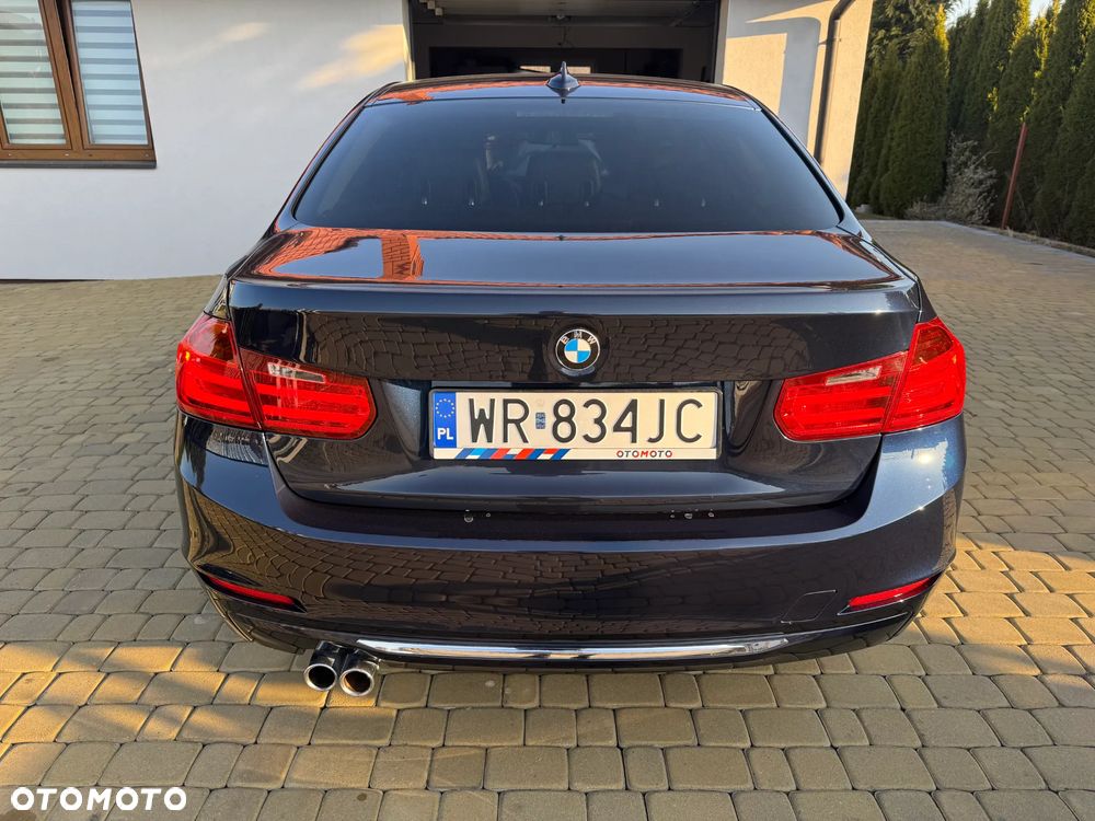 BMW Seria 3 325d Luxury Line - 4
