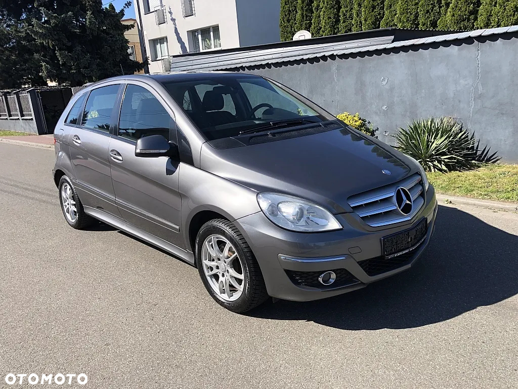 Mercedes-Benz Klasa B 200 SPORT EDITION - 32