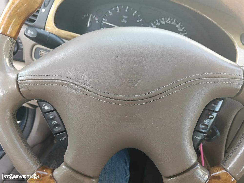 Jaguar S-Type 3.0 V6 Executive Auto. - 23