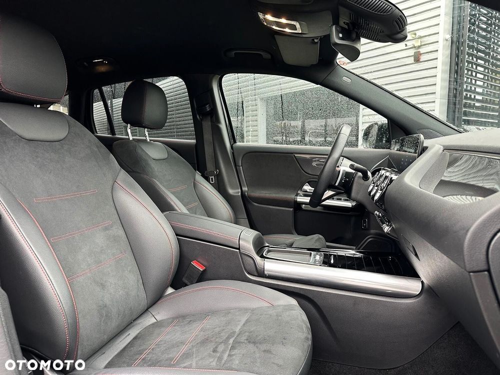 Mercedes-Benz GLA - 10