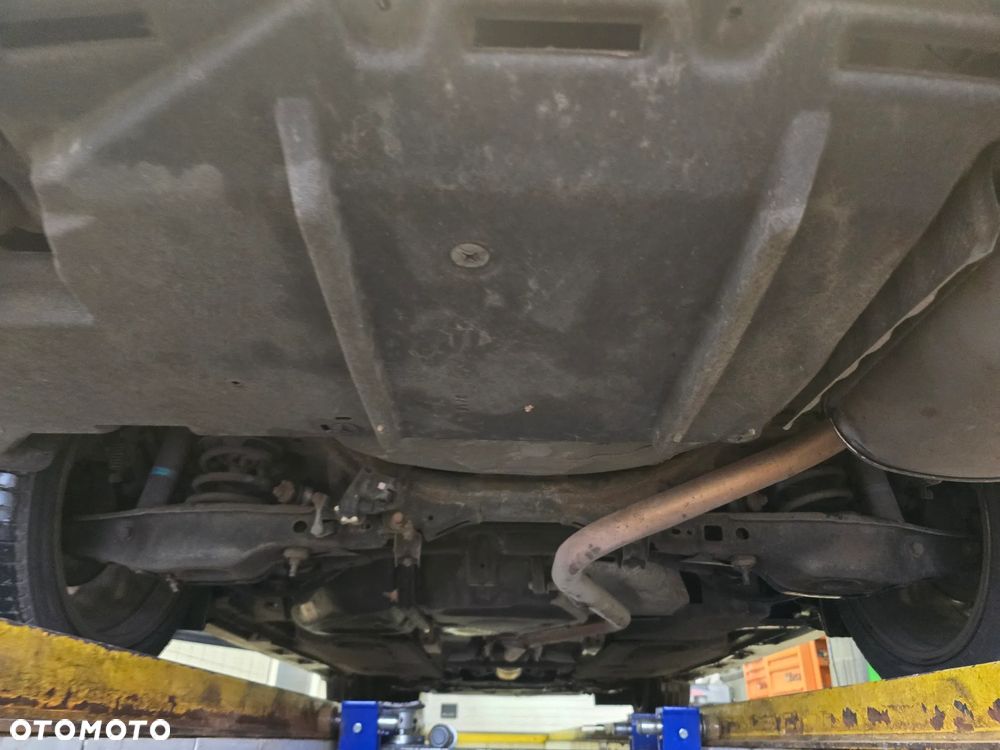 Toyota Avensis 1.8 Executive - 37