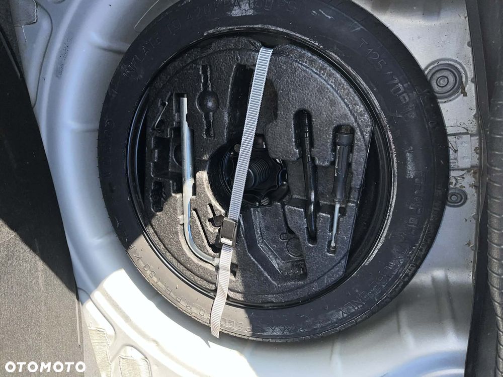 Volkswagen Golf 1.6 Comfortline - 24