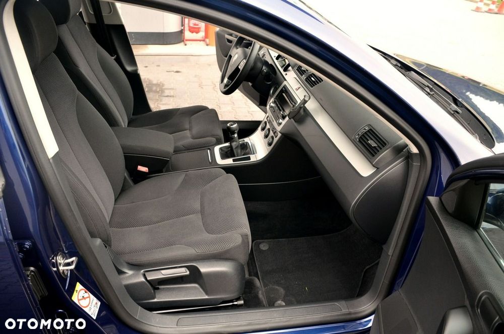 Volkswagen Passat - 18