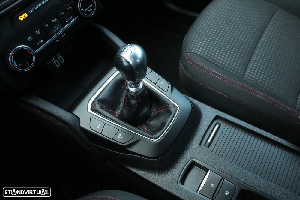 Ford Kuga 1.5 EcoBoost ST-LINE - 14