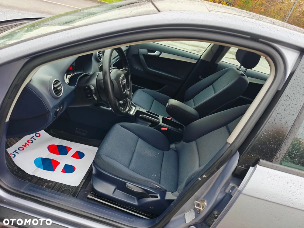 Audi A3 Sportback 1.6 FSI Ambiente - 10