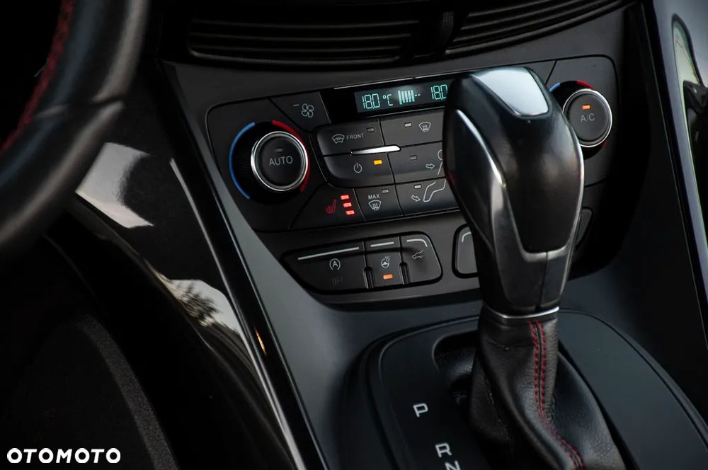 Ford Kuga 2.0 TDCi 4x4 ST-Line - 32