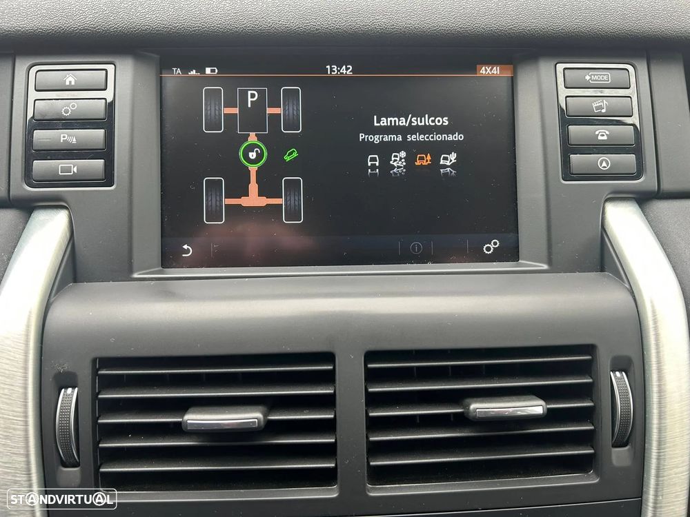 Land Rover Discovery Sport 2.0 TD4 HSE Auto - 37